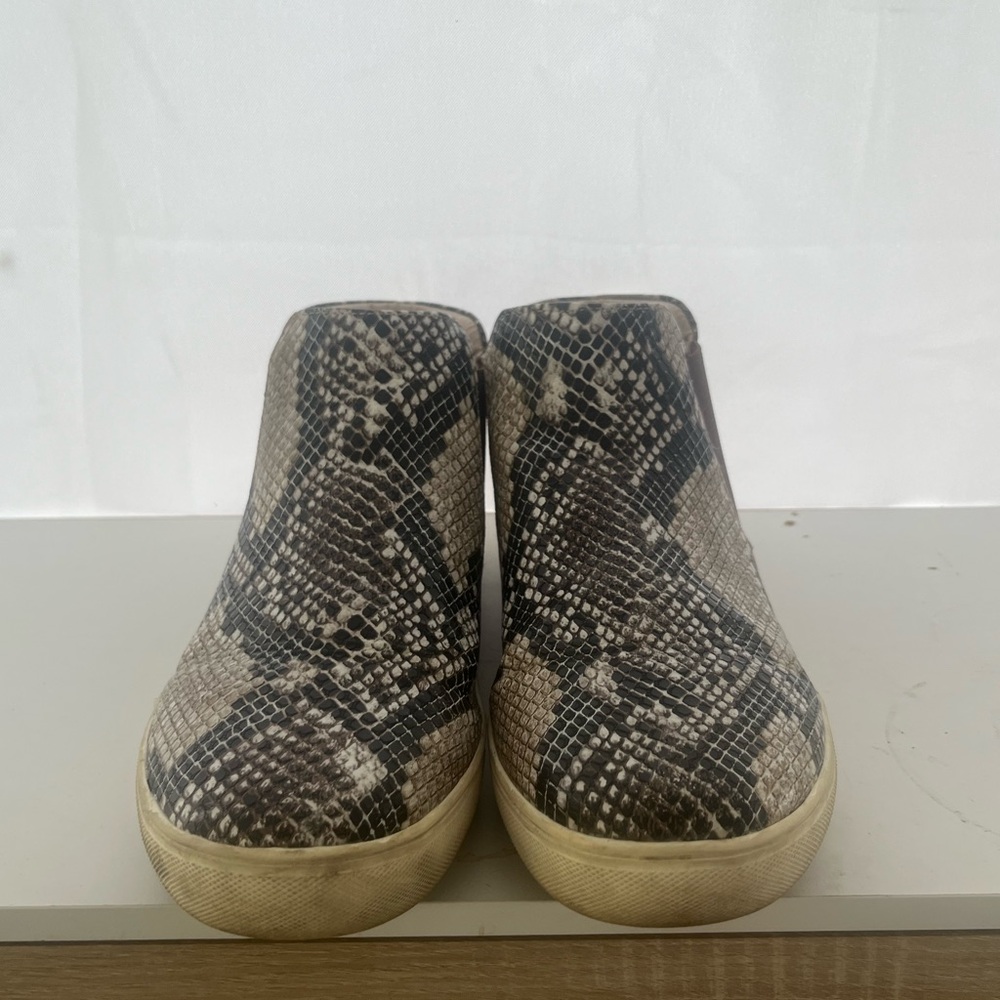 Coconuts by Matisse Tan and Brown Slip-On Sole Detail